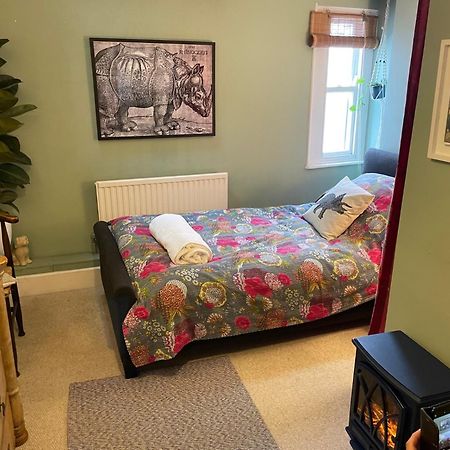 The Totnes Guest House. Upstairs At Zappa'S Экстерьер фото