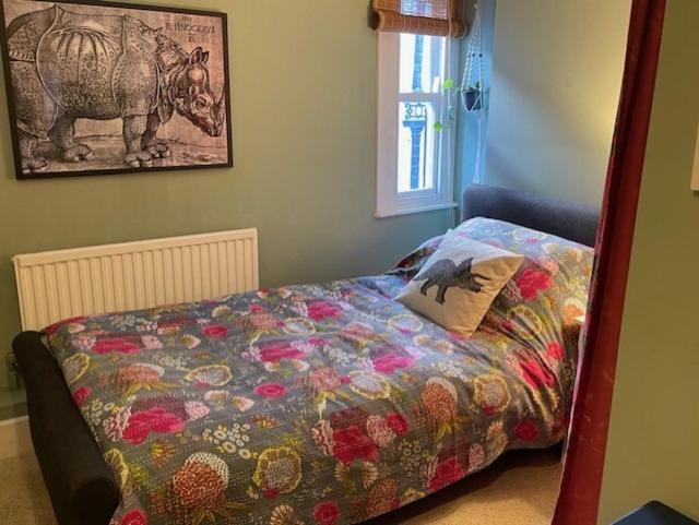 The Totnes Guest House. Upstairs At Zappa'S Экстерьер фото