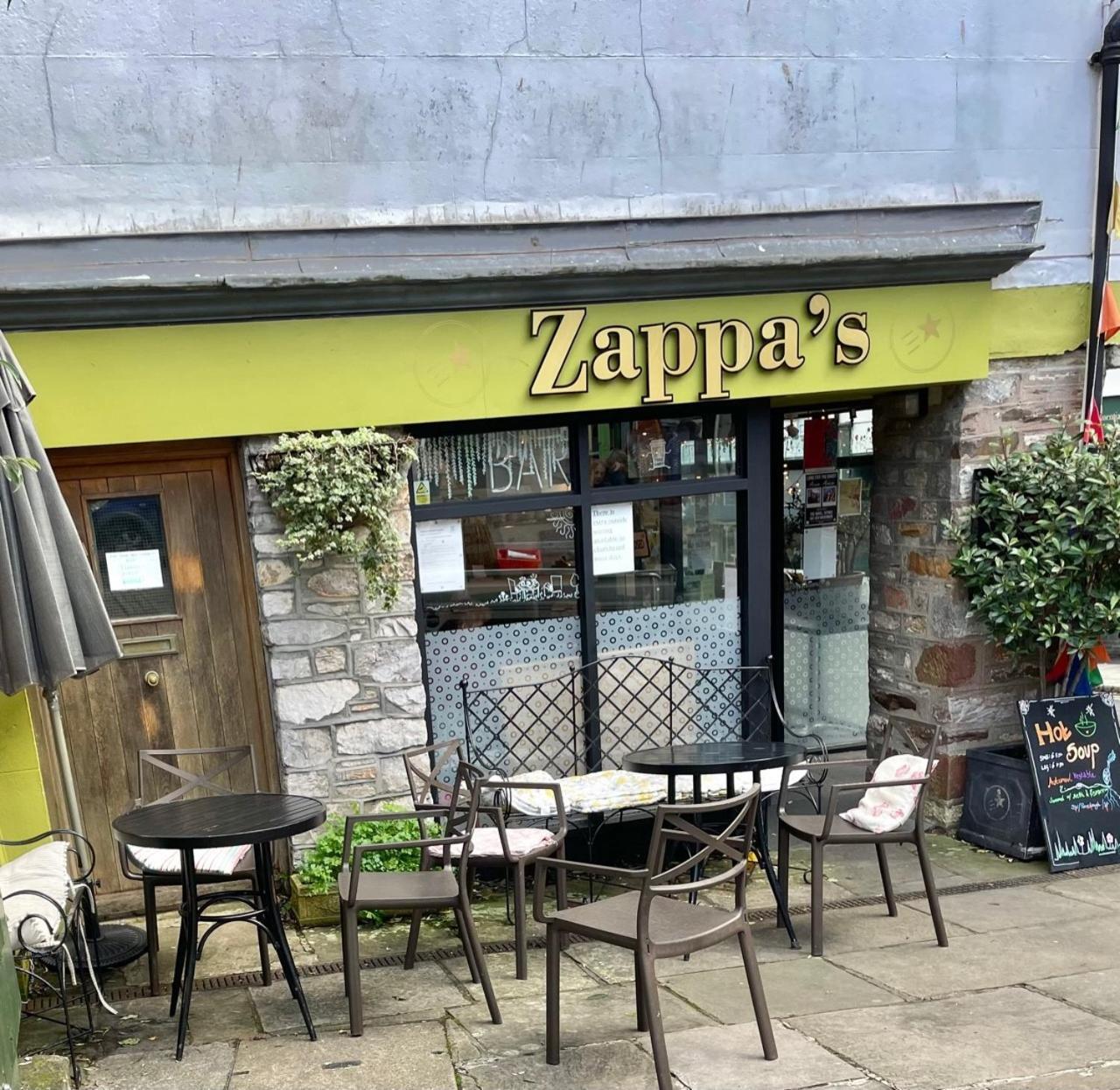 The Totnes Guest House. Upstairs At Zappa'S Экстерьер фото